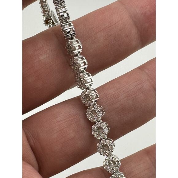 Certified VVS Moissanite 925 Sterling Silver 9.04ct Tennis Bracelet - Picture 7 of 15